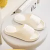 Nuevas Pantuflas de Verano Qidashun para el Hogar, Pantuflas Domésticas de Interior para Hombres y Mujeres, Pantuflas Ligeras de Eva para Parejas al por Mayor