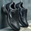 Zapatillas de cuero negro de otoño e invierno para hombre, impermeables, antideslizantes, informales, para correr, con suela gruesa, para trabajar y a la moda.