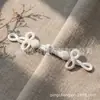 Nuevo Estilo Hebilla de Tres Hojas Flor Tejida a Mano Adorno para la Cabeza Accesorio Decorativo para Suéter