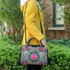 Bolsa de Bordado de Yunnan Bolso Cruzado para Mujer Bolso de Bordado de la Nacionalidad Yi Estilo Étnico Bolso de Flor de Peonía Nuevo Artículo Bolsita de Tela de Mano