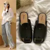 Nuevas Sandalias y Pantuflas de Verano para Mujer, Medias Zapatilla Abiertas de Color Sólido, Calzado de Exterior, Moda, Bolso Medio, Zapatos de Mujer, Pantuflas Planas, Calzado de Exterior para Mujer