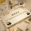 Novo Tapete de Mesa Desenho Animado Fresco 2025, À Prova d'Água, Resistente a Óleo, Lavável, Tapete de Mesa para Estudo de Estudante