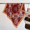 Bufanda Cuadrada de Seda y Lana Nueva Colección Otoño e Invierno 2026 para Mujer, Moderna y Versátil, Lujo Ligero, Sensación de Alta Gama, Bufanda de Seda y Lana Cálida y Resistente al Frío