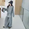 Conjunto de Moletom para Meninas Estilo Primavera e Outono 2026 Novo Conjunto Casual Esportivo de Duas Peças Elegante para Meninas