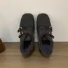 Sapatos Mary Jane Peludos Estilo Francês para Mulheres, Novo Modelo de Inverno 2025, Forrados com Lã Fleece, Espessados, Sapatos de Algodão Quentes, Slip-On, Aumento Oculto no Salto, Sapatos Individuais