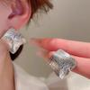 Aretes de Metal Pesado de Lujo Ligero de Alta Gama con Superficie Curva Geométrica para Mujer, Clip para Oreja con Placa de Incienso de Mosquito sin Oreja, Aretes Elegantes a la Moda