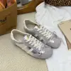 Otoño 2026 Nuevo Corbata de Lazo para el Trabajo Zapatos de Entrenamiento Alemanes Moda Femenina Versátil Ligero Transpirable Aumentador de Altura Zapatos Deportivos Casuales