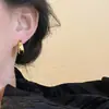 Brincos de Argola Redondos Metálicos de Luxo Leve de Nicho para Mulheres Moda Coreia do Sul Versátil Elegante Brincos para o Dia a Dia Joias para Orelha
