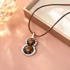Collar de Calabaza Vintage de Ojo de Tigre Plateado para Otoño e Invierno con Cadena para Suéter de Lujo Ligero, Gama Alta, de Moda, Sencilla y Elegante
