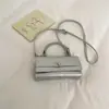 Bolso Cuadrado Pequeño Rosa con Patrón de Cocodrilo para Mujer 2026 Nuevo Estilo Bolso de Mano de Lujo Ligero de Nicho Bolso Cruzado para Viajes