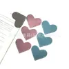 Marcador de Páginas con Patrón Suave Retro en Forma de Corazón Cuero Mini Portátil Regalo Marcador de Páginas en Forma de Corazón Clip para Página de Libro Cubierta Protectora para Esquina de Libro