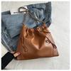 Bolsa Grande Macia Desabada Feminina 2024 Primavera Novo Estilo Fresco Bolsa Tote Estilo Ocidental Design de Nicho Bolsa de Ombro de Grande Capacidade