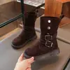 Botas antideslizantes de media pantorrilla con suela suave, diseñadas para niñas, con forro de felpa, de estilo británico y adecuadas para otoño e invierno, que proporcionan calidez y comodidad.. Estas son botas cortas para niños o botas de cuero