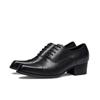 Entrega de una sola pieza zapatos de cuero de estilo británico de alta calidad punta cuadrada tacones altos para hombre piel de vaca de capa superior Marrón que aumenta la altura zapatos de cuero de Guangzhou