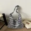 Bolsa de ombro e transversal estilosa e moderna, bolsa tote de nicho de grande capacidade, nova moda de verão 2026 bolsa feminina