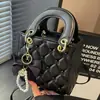 Bolsa Feminina de Nicho Outono 2026 Nova Sensação de Luxo Bordado Matelassê com Diamante Bolsa de Ombro Único Simples Versátil Bolsa Transversal