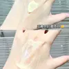 Crema Clásica Antigua de Producto Nacional Astrágalo Mejora la Opacidad, Hidrata, Hidrata, Amarillo Claro e Ilumina el Tono de la Piel Crema Lista para Entrega