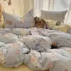 Set de Algodón de Cuatro Piezas Estilo Ins de Dibujos Animados Lindo 100% Algodón Funda de Edredón Sábanas Juego de Cama de Tres Piezas para Dormitorio Niños
