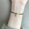 Pulsera de Cuerda Roja con Cuentas Doradas de Buena Suerte y una Campanita, Pulsera Trenzada con Cuentas Pequeñas Doradas del Año Animal para Novia, Regalo de Cumpleaños