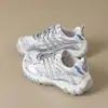 Tênis de solado grosso super populares estilo "dad shoes", para mulheres, novos sapatos casuais de outono 2026 para pessoas baixinhas, tênis de treino alemães esportivos com cadarço