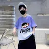 Camiseta infantil de manga corta para niños, nuevo estilo de verano con estampado de dibujos animados en degradado, camiseta versátil y de corte holgado de media manga para niños mayores