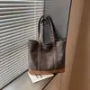 Bolsa de mano transfronteriza de gran capacidad con diseño simple, nueva moda de verano 2026, bolso de hombro versátil de alta calidad