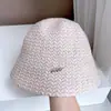 Chapéu de Pescador de Tricô Liso e Elegante com Fivela Decorativa de Metal Estilo Coreano Chapéu de Balde Quente de Inverno para Mulheres Chapéu de Balde à Prova de Vento com Proteção para as Orelhas