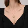 Collar de Perlas Florales de Lujo Ligero Cadena Fina para Mujer Cadena para Clavícula Incrustada con Diamantes Temperamento Suave Colgante Versátil Dropshipping