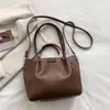 Bolso Grande de Mano con Diseño de Nicho Vintage para Mujer 2026 Nuevo de Moda Versátil Cruzado para Viajar Tote Bolso Cubo