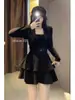 [Cielo Estrellado de Amante] Talla Grande Diseño mm Corte Cut Out Plisado Asimétrico Look Adelgazante Traje de Camiseta de Manga Larga