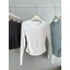 Camiseta Base Básica de Ombro Reto para Mulheres, Primavera 2026, Camiseta de Manga Longa Plissada Slim Fit Pura Desejo, Roupa Íntima para Figuras Petite