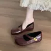 Sapatos Femininos Planos Prateados com Elevação Interna Estilo Francês 2026 Novo Par Primavera/Verão para Usar com Saias Sapatos Pequenos de Couro Estilo Ballet Mary Jane