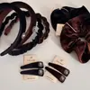Diadema de Terciopelo de Corona Alta para Otoño e Invierno para Mujer, Diadema Trenzada Dentada, Diadema Simple y Elegante con un Toque de Lujo, Accesorio para el Cabello para Lavarse la Cara