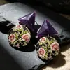 Brincos de Tarraxa Roxo Romântico da Idade Média Femininos Brincos Geométricos de Alta Qualidade 2025 Novos Brincos Elegantes com Flor Francesa para Mulheres