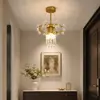Candelabro de cristal de estilo francés, de lujo ligero, para la entrada, el pasillo o el ventanal; diseño de pétalo dorado, iluminación de balcón estilo princesa