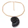 Colar feminino multi-colorido com pingente de concha, estilo de férias criativo e personalizado, simples e versátil, para o dia a dia