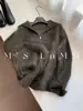 Altamente recomendado! Suéter de lã de cabra cor verde-café estilo "old money" para mulheres, cardigã de tricô pullover macio e aconchegante para o outono