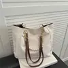 Bolsa Feminina de Moda Transfronteiriça 2025 Nova Versátil Estilo Executivo com Toque de Alta Qualidade, Corrente de Pérolas, Grande Capacidade, Bolsa de Ombro Tote Casual