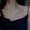 Versión coreana de collar largo geométrico de diamantes con destellos de plata S925, estilo nicho frío con diseño de cadena de clavícula femenina con temperamento