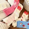 Calcetines de Estilo Japonés Lindos de Dibujos Animados para Niña Dulce Hello Kitty de Media Pantorrilla Engrosados Cálidos de Felpa Calcetines para el Piso del Hogar