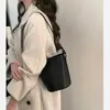 Bolso Cubo Vintage de Nicho 2026 Modelo Nuevo Piel de Vaca Capa Superior Bolso Cruzado Pequeño Bolso de Piel Genuina para el Hombro para Mujer Bolso de Hombro Versátil