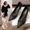 Elegantes Tacones Altos de Dama Que Causan Sensación en la Calle, Cómodos y con Estilo, Nuevo Modelo de Celebridad de Internet 2025, Que Aumentan la Altura para Mujeres Bajitas, Estilo Hada, Zapatos de Salón de Alta Apariencia