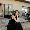 Vestido branco sem mangas com decote V, estilo francês, delicado, para mulheres, nova coleção de verão, corte solto, efeito emagrecedor, elegante, comprimento midi até o chá.