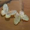 Pequeño libro rojo AB, mariposa voladora de colores degradados, joyería acrílica, carcasa para teléfono, accesorios de joyería para las orejas
