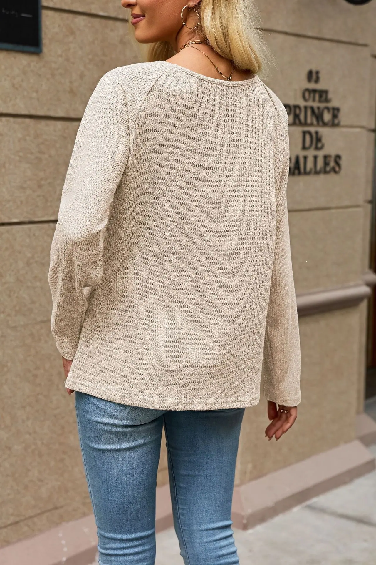 杏色 (1).jpg