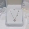 Collar de Flor de Cuatro Pétalos Lujo Ligero Nicho Sentido de Alta Gama Cadena para Clavícula Tono Frío Simple Temperamento Exquisito Versátil Collar