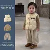 Chaleco de plumón 3D de estrellas para bebé niño, nuevo estilo otoño e invierno, chaqueta de plumón linda y moderna con bordado de letras para niños pequeños