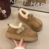 Sapatos Birkenstock peludos de sola grossa totalmente cobertos cor de pinho novo estilo outono e inverno para mulheres, sapatos de algodão tipo pão com forro de veludo, calçados para uso externo, botas de neve
