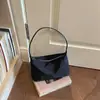 Bolsa de axila feminina de nicho 2026 nova moda casual de verão leve para o dia a dia bolsa de ombro para sair