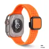 Adecuado para Correa de Apple iWatch, Estilo Perforado Nike Hebilla Plegable Cuadrada de Silicona Correa Deportiva Magnética S1-10
